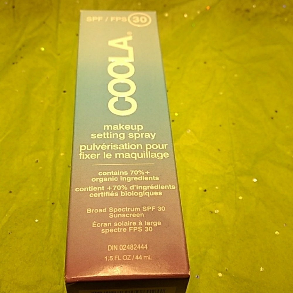 Coola  Makeup setting spray SPF30